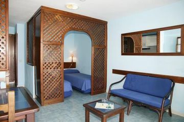 Kikere Studios (Adults Only) Пуерто дел Кармен Екстериор снимка